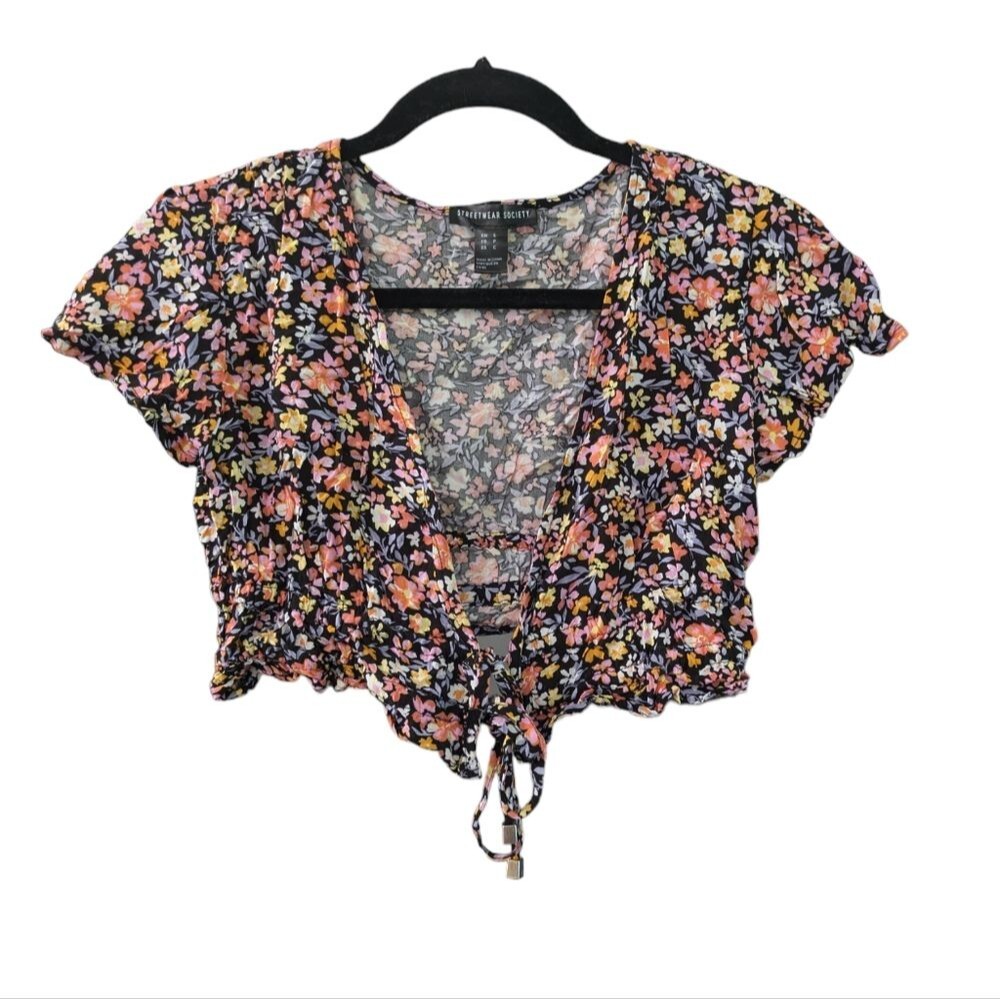 Street wear society crop top size small